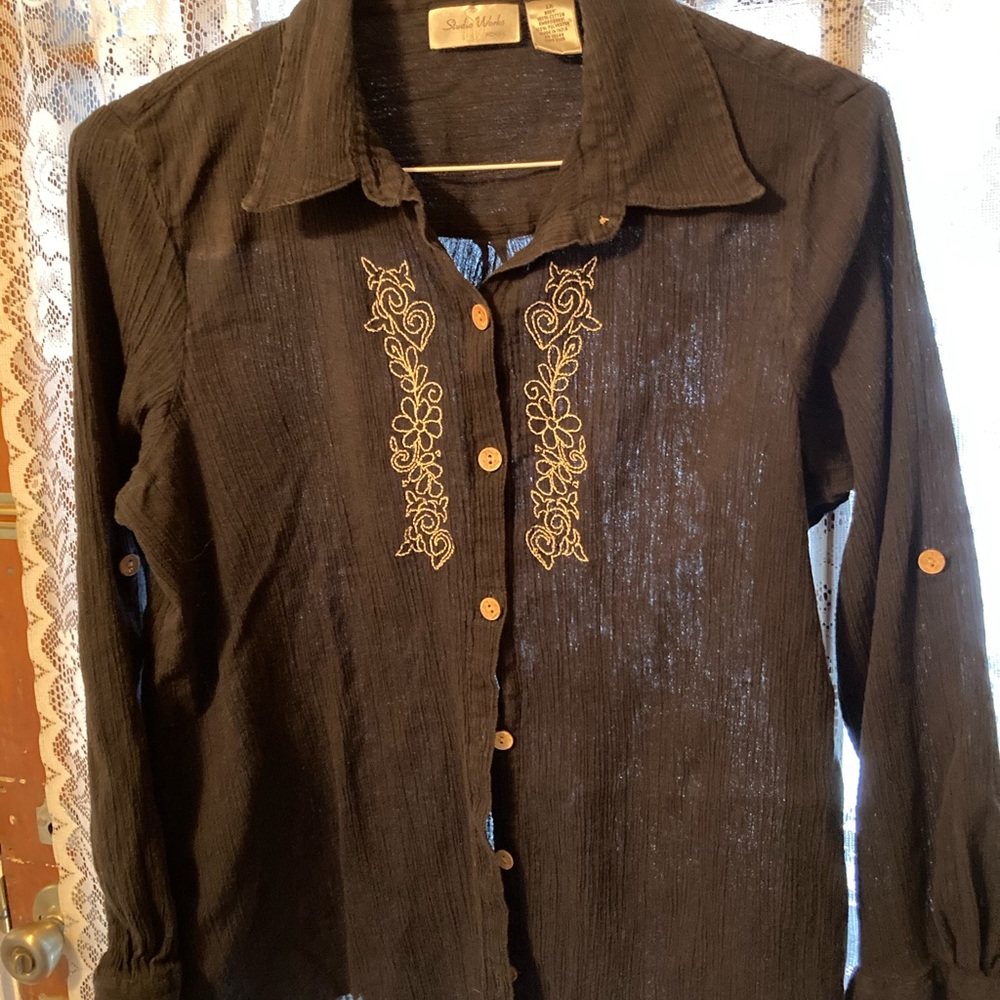 Brown blouse with embroidery